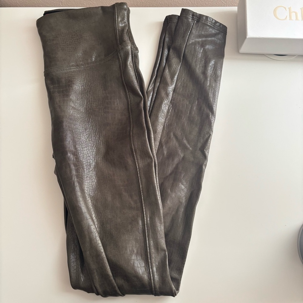 SPANX Faux Leather Croc Shine Leggings Small Darkened Olive 20303R NWOT - Picture 6 of 6